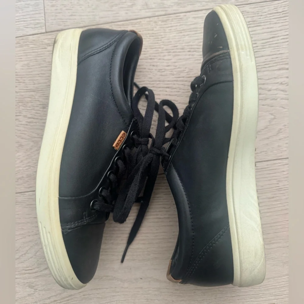 ECCO WOMEN’S SOFT SNEAKER BLACK LEATHER Size 37